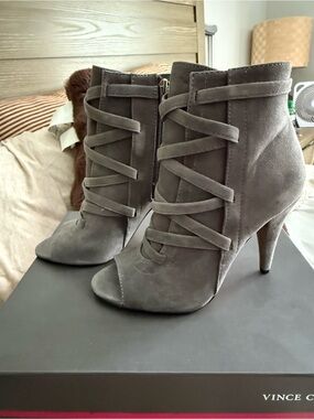 Vince Camuto "Aranda" 7